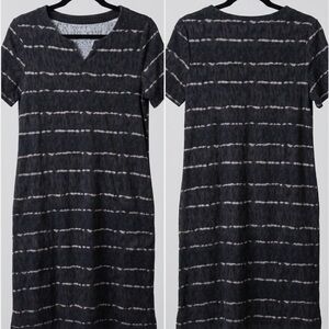 Ellen Tracy Black and Gray Patterned Top